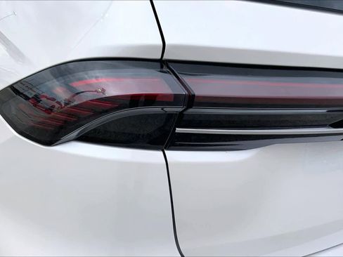 Used 2024 Lincoln Nautilus Premier image 27