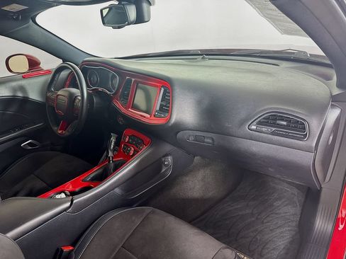 Used 2015 Dodge Challenger R/T Plus RWD image 29