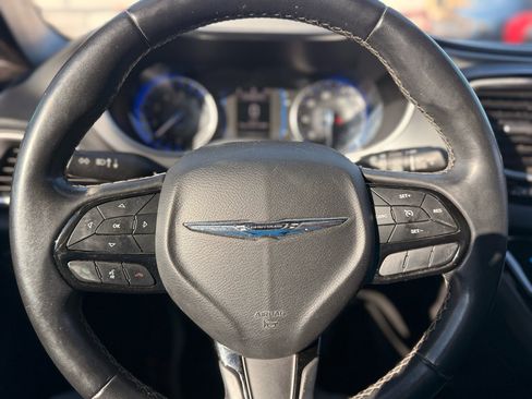 Used 2018 Chrysler Pacifica Touring Plus w/ S Appearance Package image 18