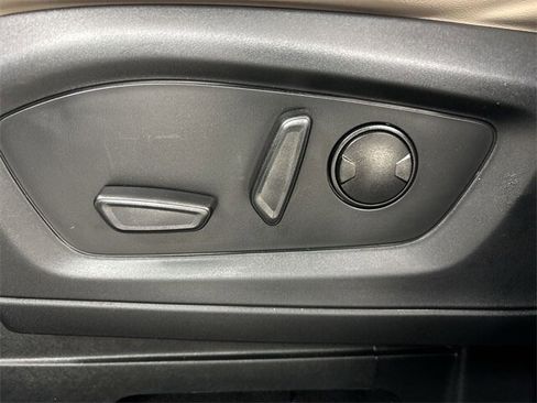 Certified 2023 Ford Explorer XLT w/ Equipment Group 202A image 4