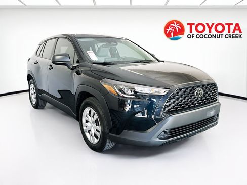 Used 2025 Toyota Corolla Cross L FWD image 1
