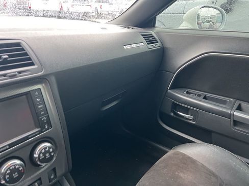 Used 2014 Dodge Challenger R/T RWD image 24