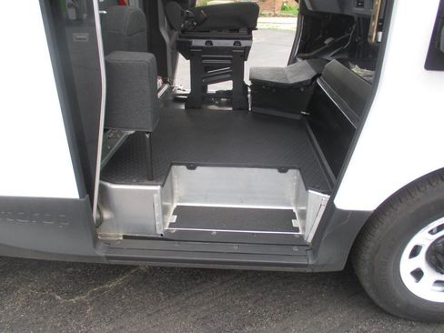 Used 2024 Chevrolet Brightdrop 600 w/ Commercial Equipment Package AWD/4WD image 21