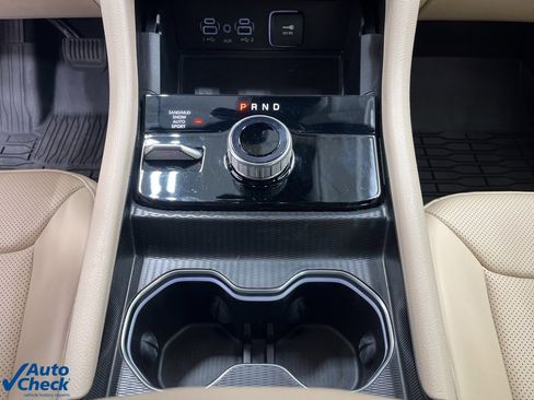 Used 2025 Jeep Grand Cherokee Limited w/ Luxury Tech Group II image 28