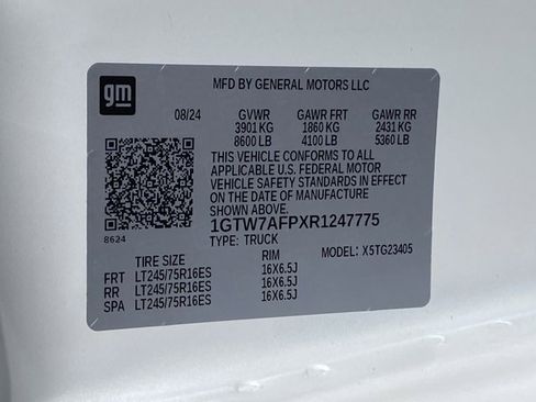 Used 2024 GMC Savana 2500 w/ Driver Convenience Package image 36