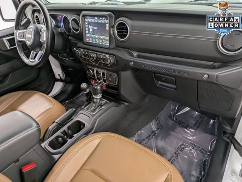 Used 2023 Jeep Wrangler Unlimited Rubicon 4xe w/ Cold Weather Group AWD/4WD image 30