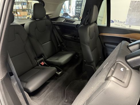 Used 2025 Volvo XC90 T8 Plus AWD/4WD image 22
