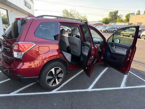 Used 2017 Subaru Forester 2.5i w/ Alloy Wheel Package AWD/4WD image 10
