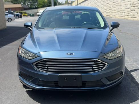 Used 2018 Ford Fusion SE w/ Fusion SE Technology Package FWD image 4