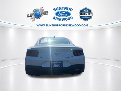 Used 2024 Ford Mustang Premium RWD image 4
