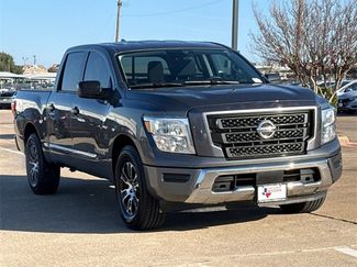 Used 2022 Nissan Titan SV video 2