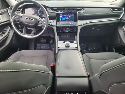 Used 2023 Jeep Grand Cherokee L Laredo AWD/4WD image 17