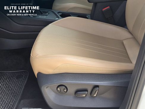 Used 2024 Volkswagen Tiguan SE R-Line FWD image 25