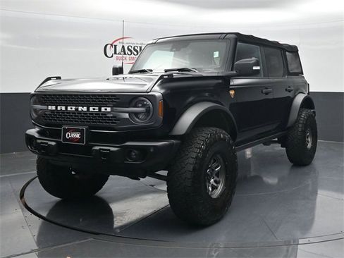 Used 2022 Ford Bronco Badlands image 3