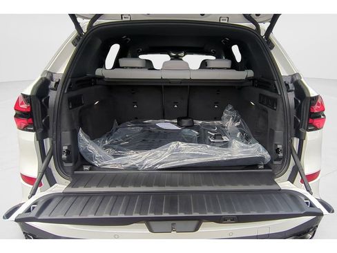 New 2026 BMW X5 xDrive40i AWD/4WD image 9
