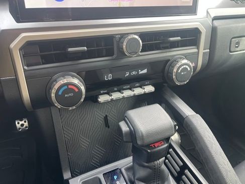 Used 2025 Toyota Tacoma TRD Sport AWD/4WD image 20