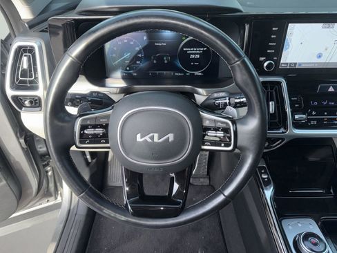 Certified 2022 Kia Sorento SX Prestige w/ Panoramic Sunroof Package image 27