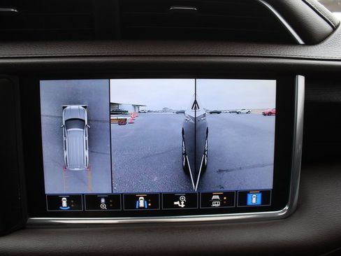 Used 2021 GMC Yukon Denali w/ Denali Premium Package image 37