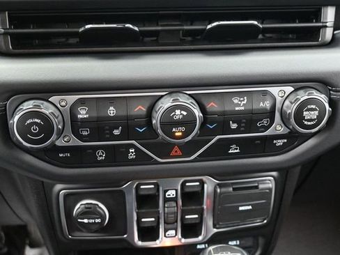 Used 2025 Jeep Gladiator Sport AWD/4WD image 20