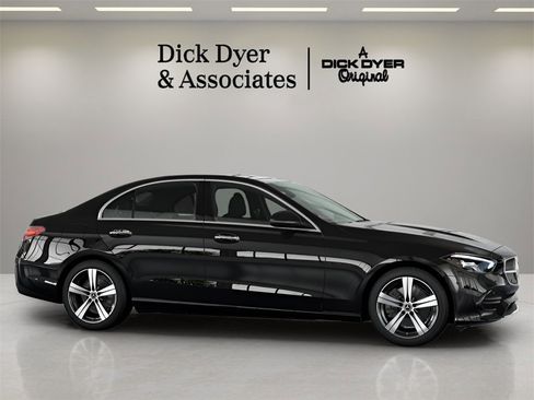 Used 2025 Mercedes-Benz C 300 Sedan image 3