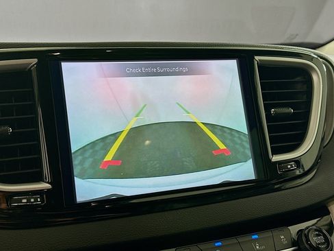 Used 2024 Chrysler Pacifica Touring-L FWD image 22