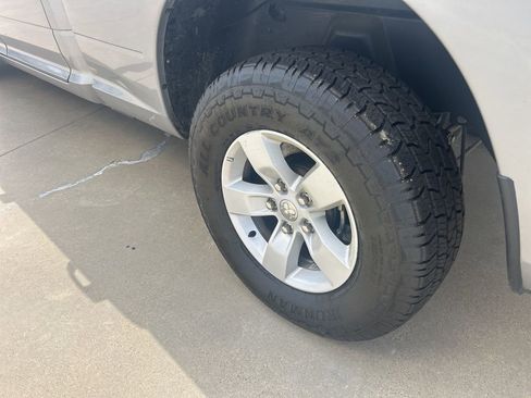 Used 2024 RAM 1500 Classic SLT image 10