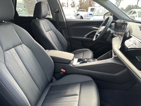 Used 2025 Audi Q5 Premium w/ Convenience Package image 13