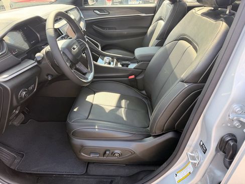 New 2026 Jeep Grand Cherokee Limited AWD/4WD image 8