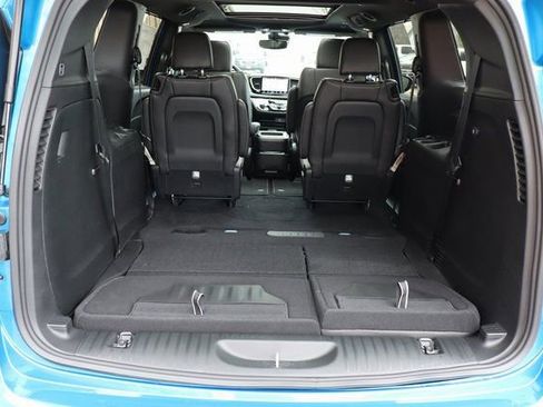 New 2026 Chrysler Pacifica Select w/ S Appearance Package FWD image 36