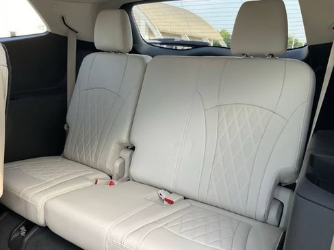 Used 2023 Buick Enclave Avenir w/ Avenir Technology Package FWD image 18
