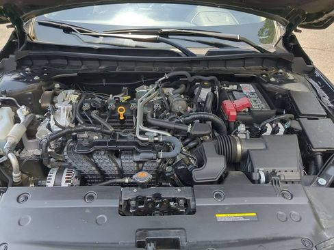Used 2025 Nissan Altima 2.5 SV FWD image 34