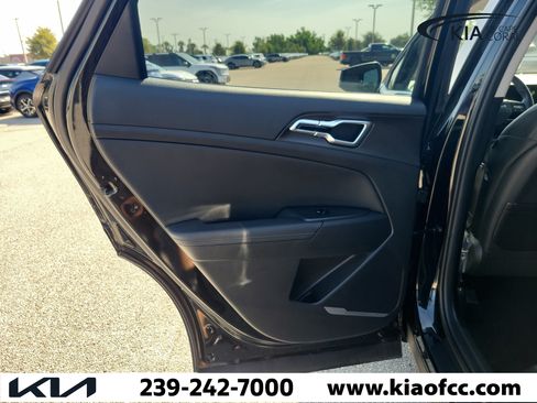 Used 2026 Kia Sportage EX FWD image 14