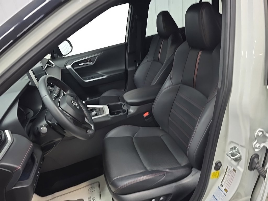 Used 2022 Toyota RAV4 XSE w/ Premium Package AWD/4WD image 30