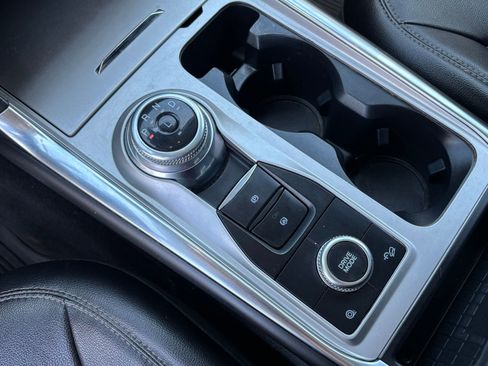Used 2022 Ford Explorer Limited AWD/4WD image 17