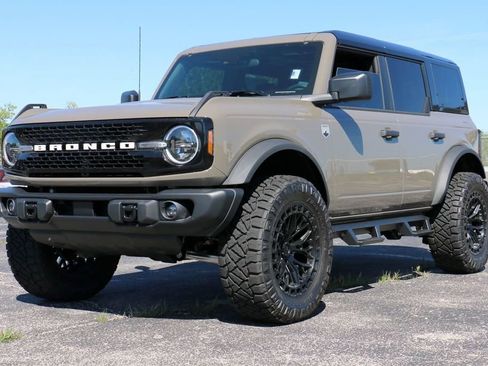 New 2025 Ford Bronco Big Bend w/ Black Diamond Package AWD/4WD image 1