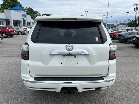 Used 2022 Toyota 4Runner Limited AWD/4WD image 7