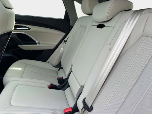 New 2025 Audi Q5 Prestige image 13