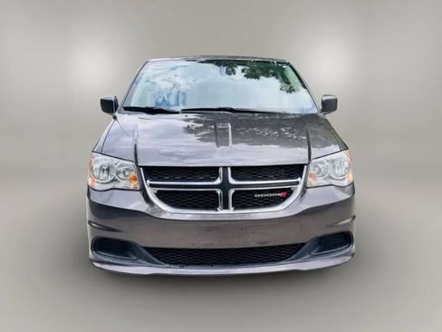 Used 2019 Dodge Grand Caravan SE w/ UConnect Hands-Free Group FWD image 2