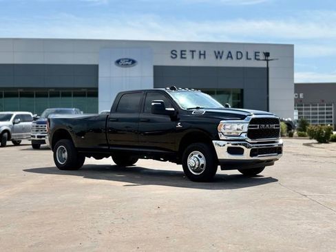 Used 2024 RAM 3500 Tradesman w/ Chrome Appearance Group AWD/4WD image 1
