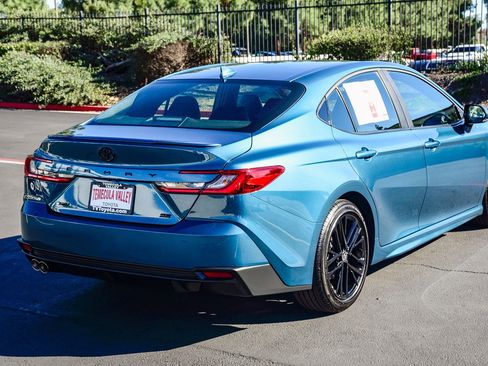 Used 2026 Toyota Camry SE image 7