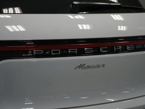 Certified 2026 Porsche Macan Turbo AWD/4WD image 8