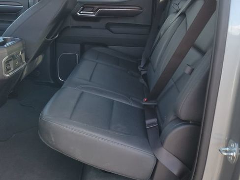 Used 2023 GMC Sierra 1500 SLT w/ SLT Convenience Package AWD/4WD image 8