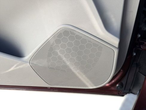 Used 2023 Cadillac XT4 Luxury w/ Cold Weather Package image 22