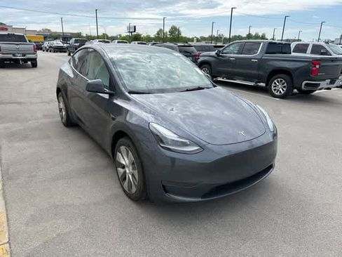 Used 2023 Tesla Model Y Long Range image 20