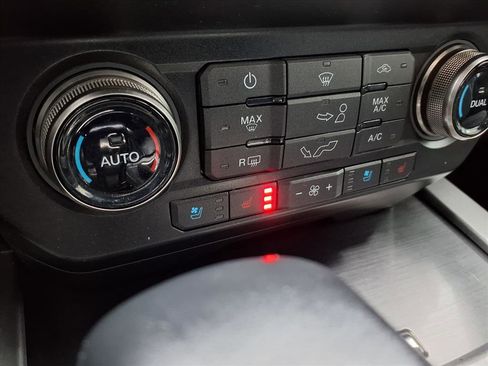 Used 2019 Ford F150 Raptor w/ Equipment Group 802A Luxury image 36