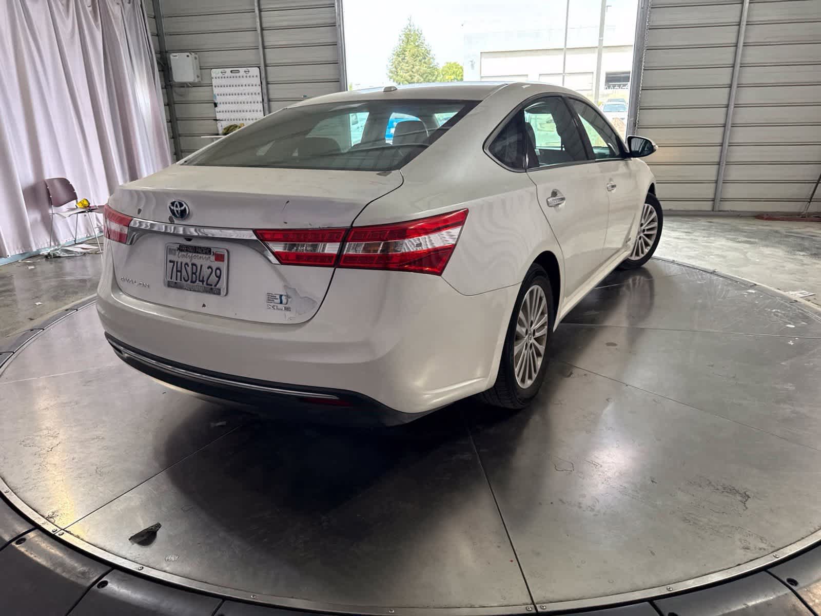 Used 2014 Toyota Avalon XLE Premium FWD image 5
