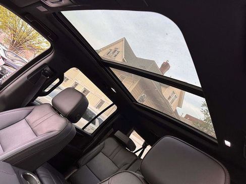 Used 2025 Chevrolet Suburban RST w/ Comfort Package AWD/4WD image 11