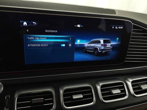 Used 2024 Mercedes-Benz GLS 450 4MATIC image 26