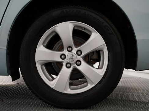 Used 2015 Toyota Sienna LE image 61