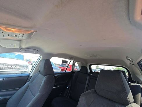 Used 2020 Toyota RAV4 LE image 9